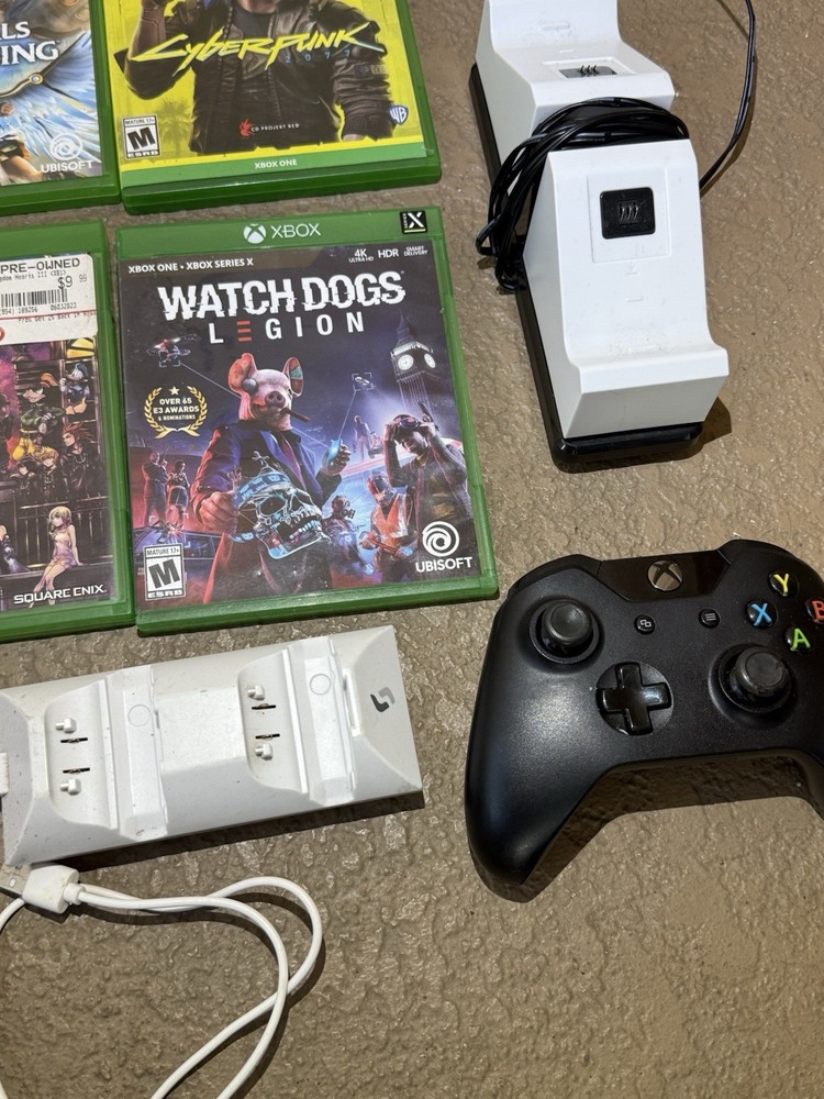 XBOX ONE BUNDLE: Elite Controller, 2nd Controller, 5 Games, Charging Docks