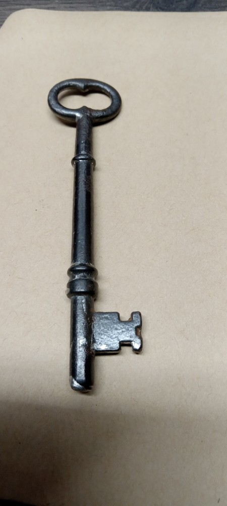 Vintage Solid Barrel Antique Skeleton Key Solid Steel