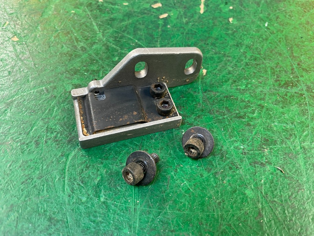 Duracraft D35510 Table Saw - Internal Blade Guard Bracket