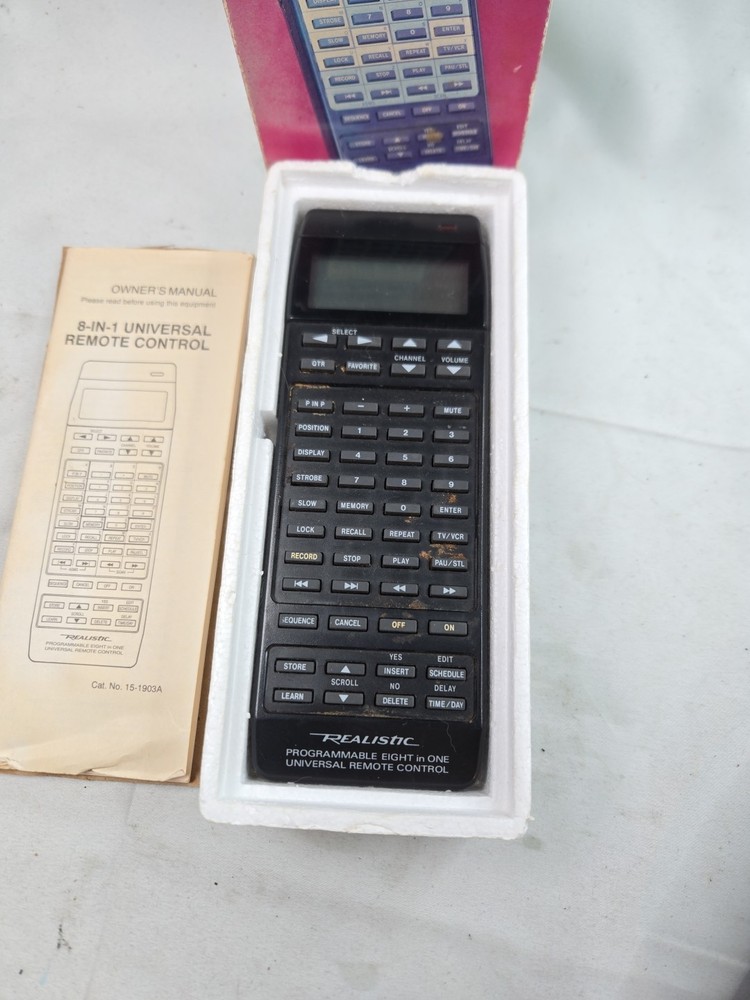 VINTAGE Realistic Programable 8-in-1 Universal Remote Control 15-1903A -Working!