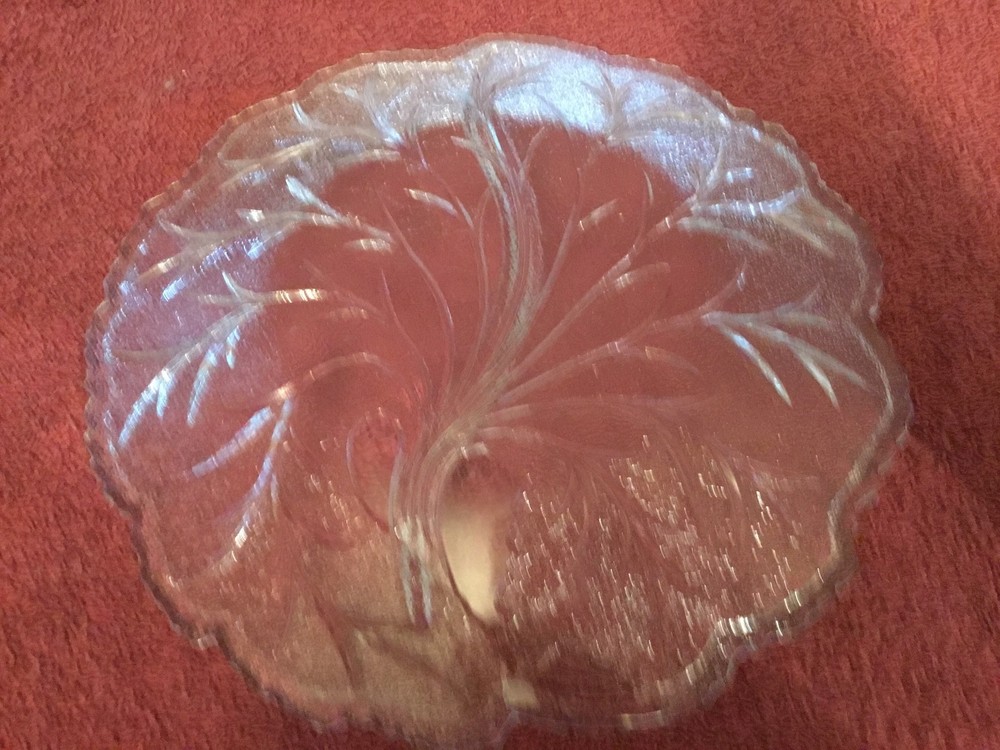 Round Clear Glass Tree Design Divided Dish
