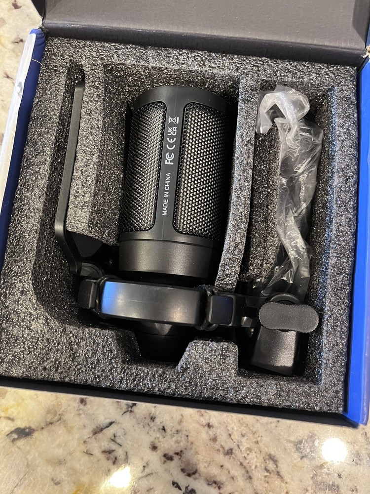 Fifine Ampligame A6V USB Gaming Microphone- Streaming, Plug and Play, Pop Filter