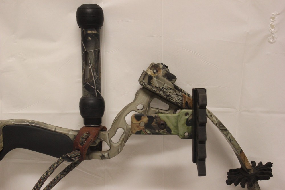 Bowtech Tomkat RH Compound Bow 70 LBS Camo