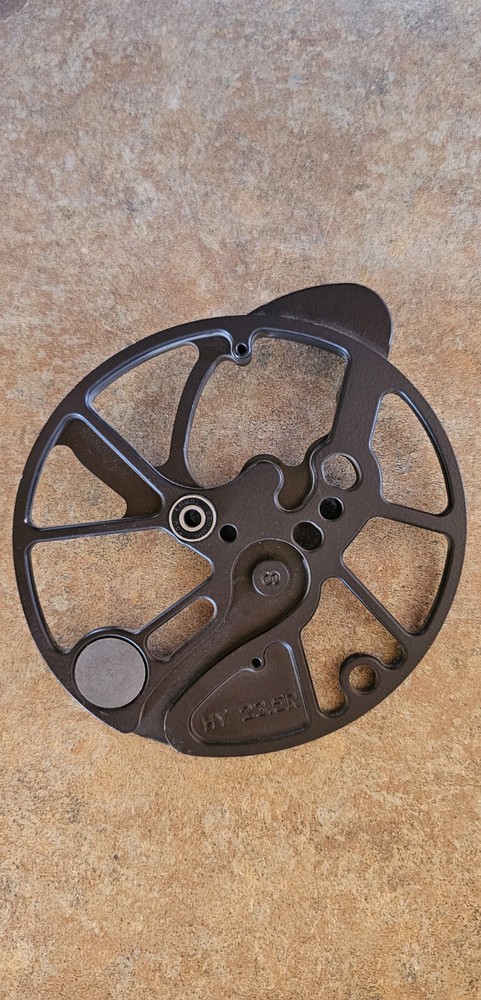 Used Mathews hyperlite 23.5"/DXT 24" Right Hand Cam
