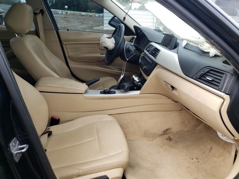 320I 2015 Fuse Box Cabin 685650