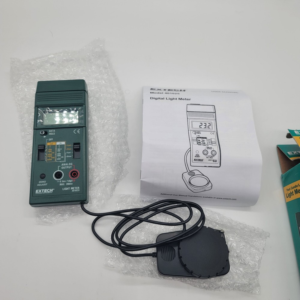 Extech 401025 Digital Light Meter 0-5000 Foot Candles