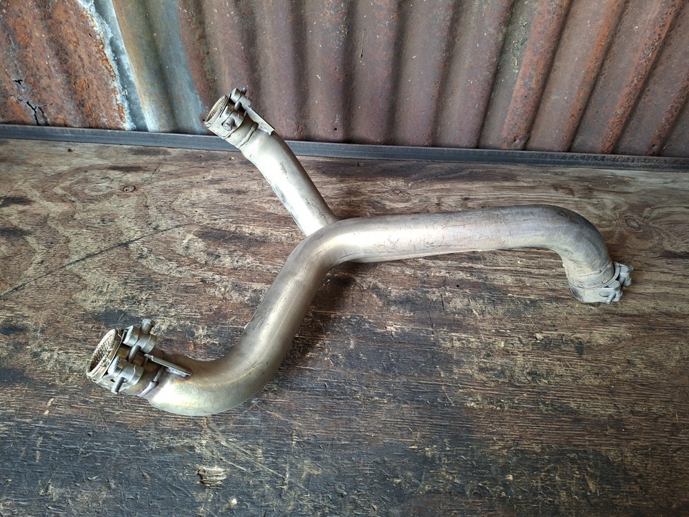 Triumph Speed Triple 1050 - Exhaust Link Pipe