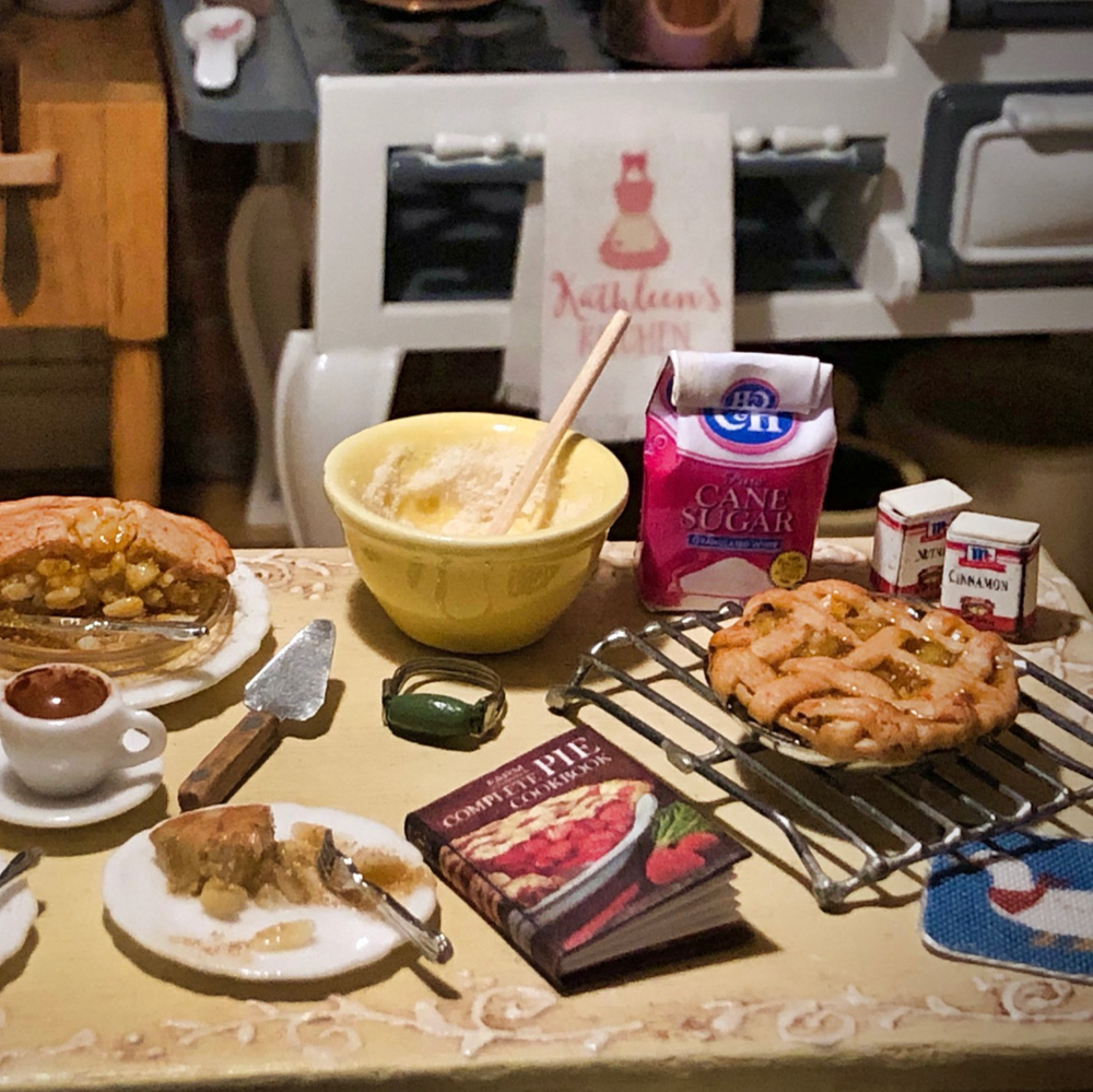 COMPLETE PIE COOKBOOK 1:12 Scale Miniature Readable Illustrated Book
