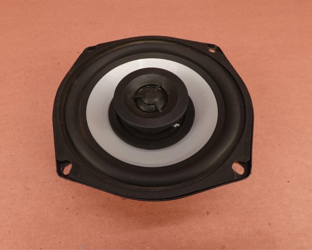 01-06 Harley Davidson Electra Glide FLHTCUI FRONT FAIRING SPEAKER (A)
