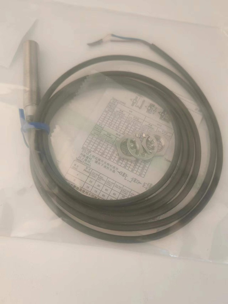 1pcs New For Omron E2A-M12LS04-WP-B1 Inductive Proximity Sensor -