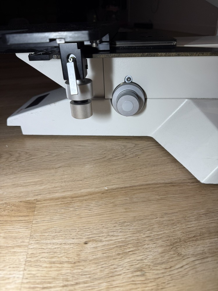 Leica INM200 microscope