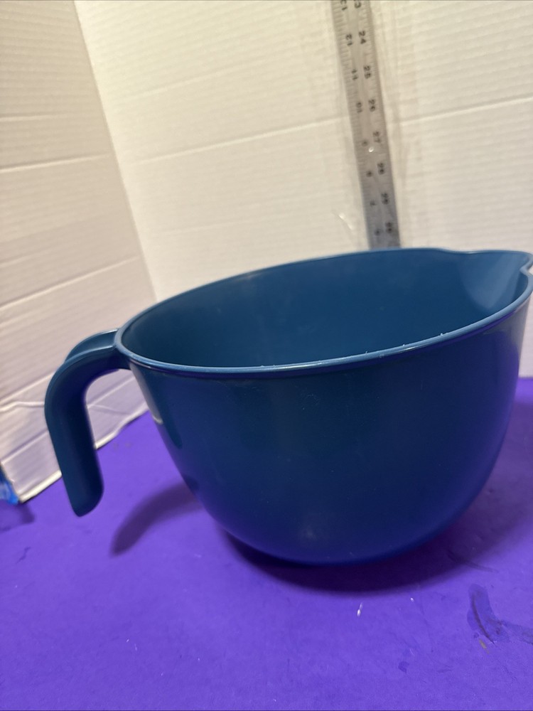 18 Cup Teal Plastic Mixing Bowl With A Handle Prepara
