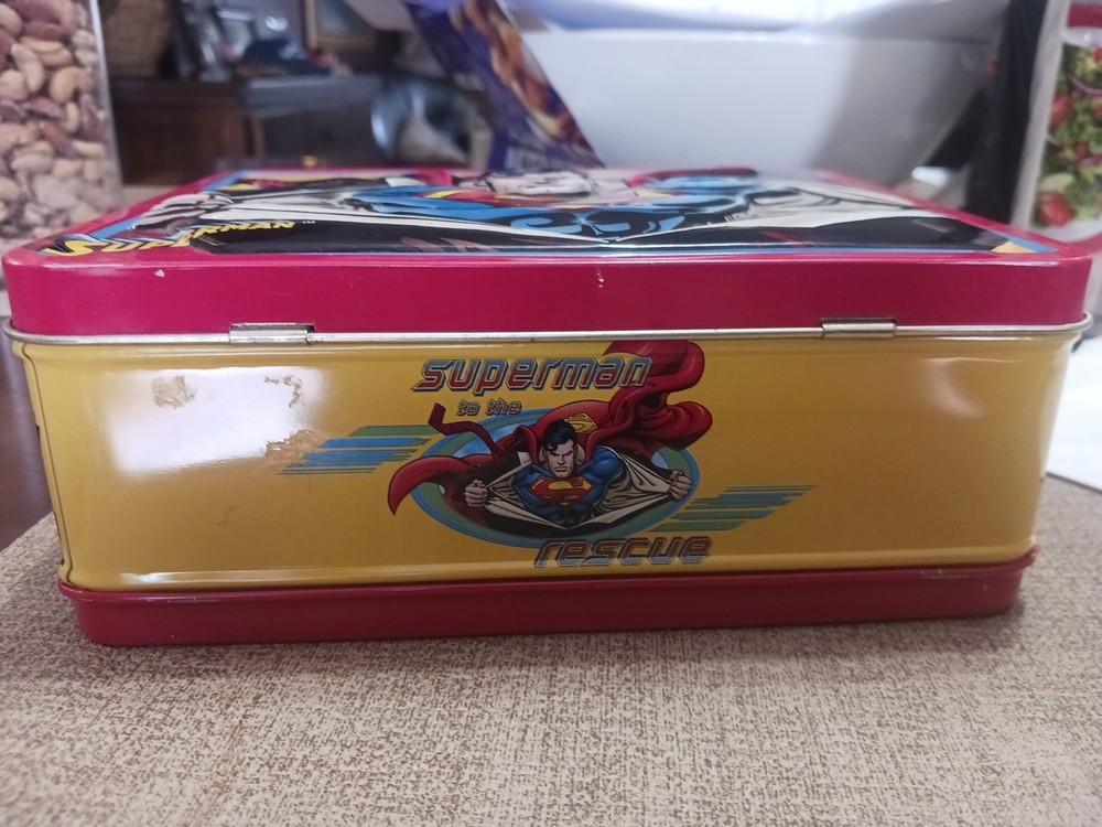 2000 tin company superman lunch box Embossed