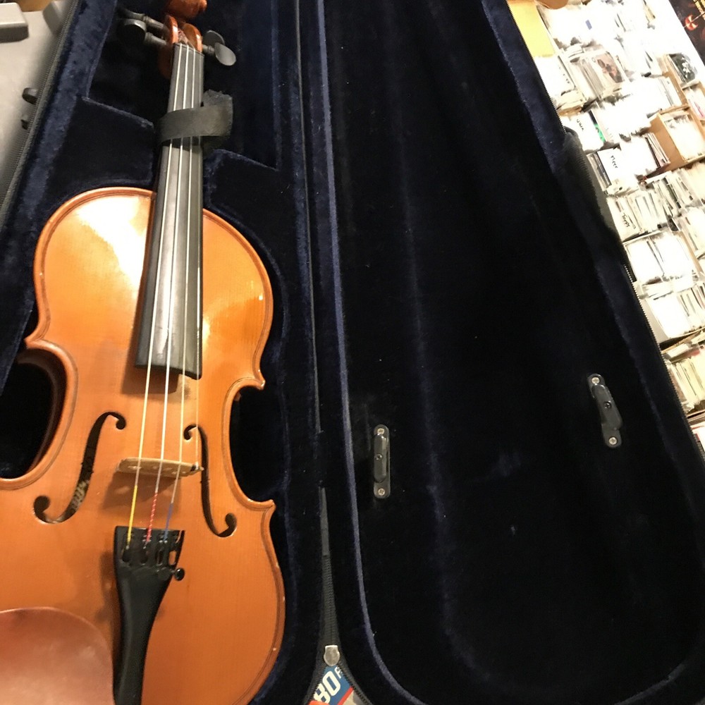 Generic 1/4 Size Violin Case With Strap and Violin - NO BOW