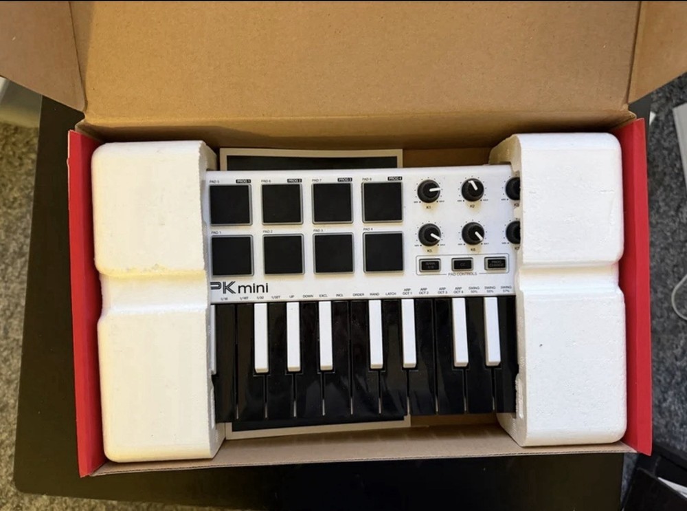 Akai Professional MPK mini Special Edition 25-Key Synth USB MIDI Controller