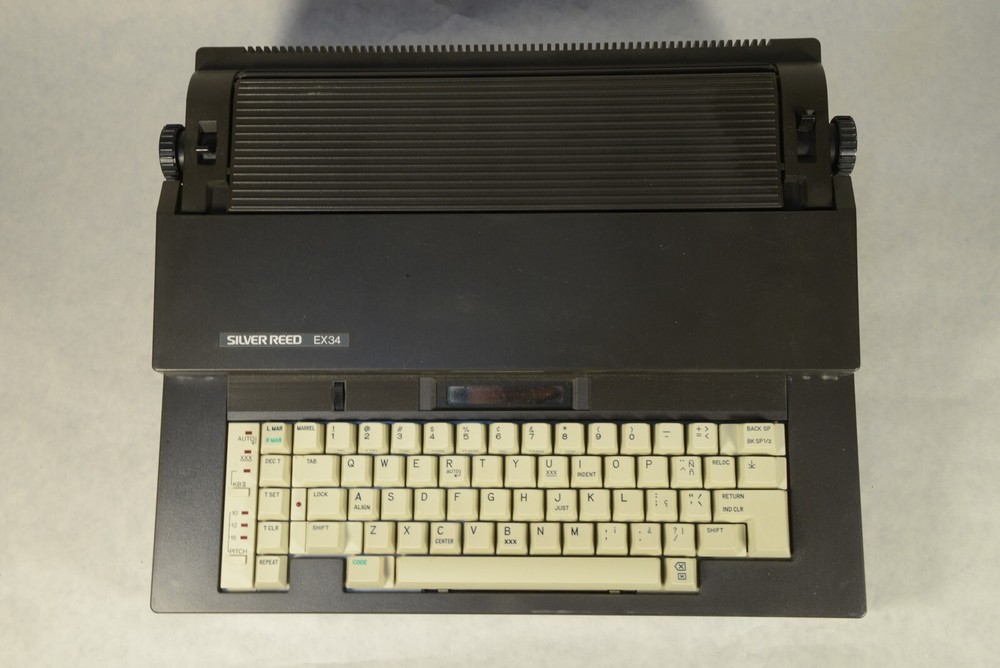JH1752 Silver Reed EX34 Electric Typewriter