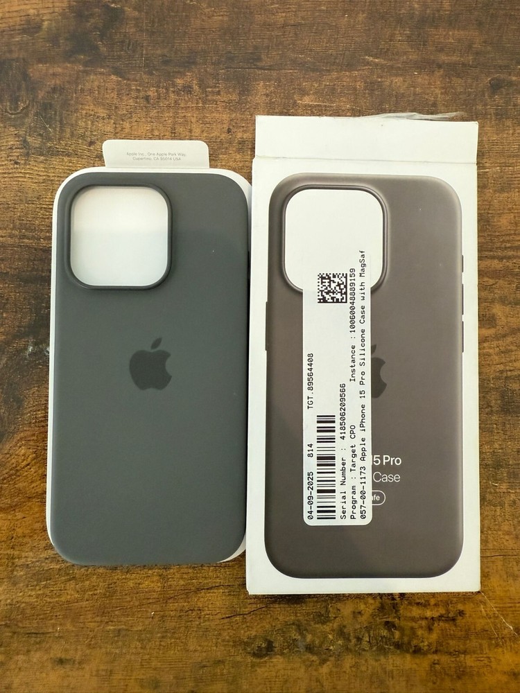 Apple Magsafe Silicone case for iPhone 15 pro - Authentic Apple Case - Open Box