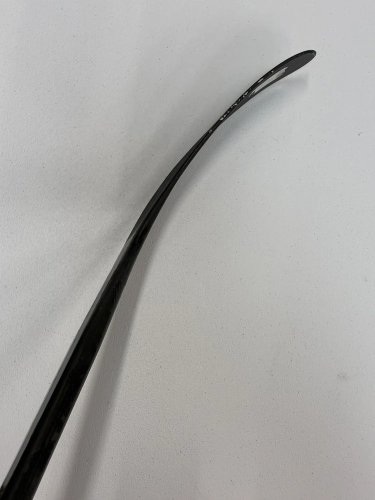 Intermediate Bauer E.40 Hockey Stick Left Handed P28 (Used)