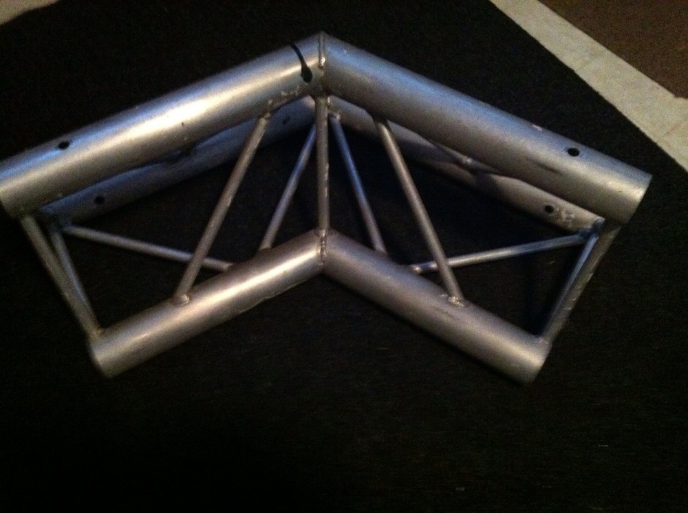 Lite structure 45 deg. Light truss corners