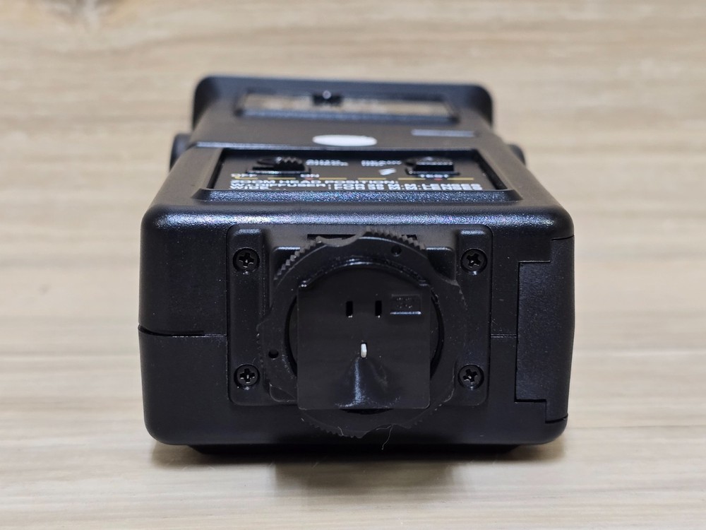 Quantaray QBSZ-370 Flash Swivel and Angle Tested
