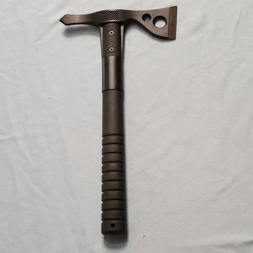 Sog Tactical Thomahawk W/Sheath