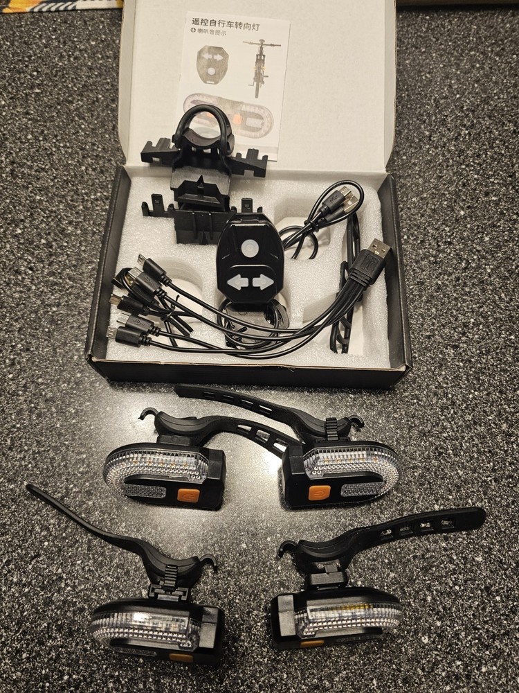 Wireless Bike Turn Signals, Front & Back with Wireless Remote Control, Nice