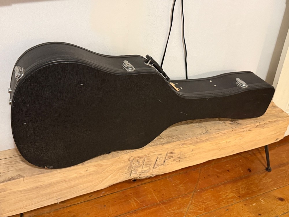 Fender CD-60 Mahogany with Case