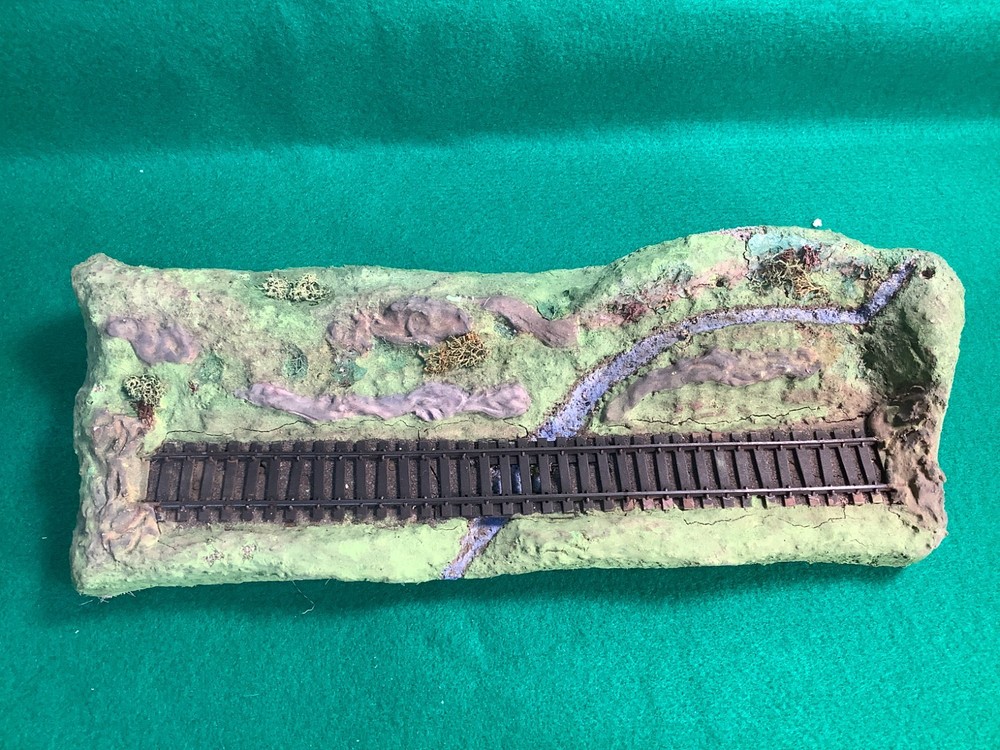 HO SCALE MOUNTAIN FOR TRAIN DISPLAY