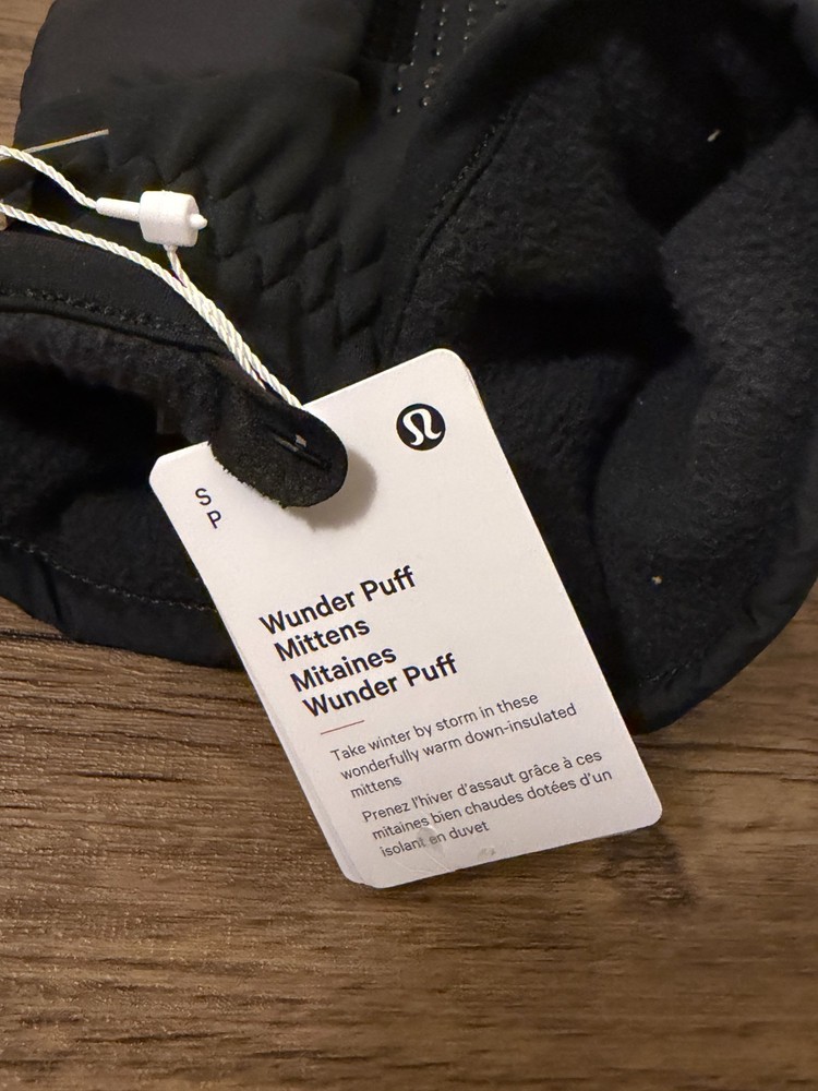 Women's Lululemon Wunder Puff Down Mittens, size Small