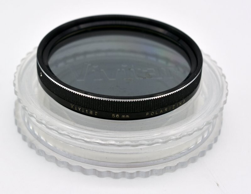 VIVITAR 58mm POLARIZING FILTER AND PLASTIC CASE, JAPAN