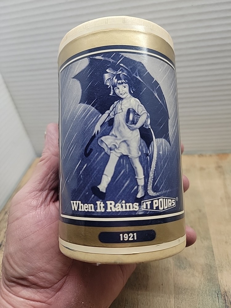 Morton Salt Container “When it Rains it Pours” /Empty /0426-ag1