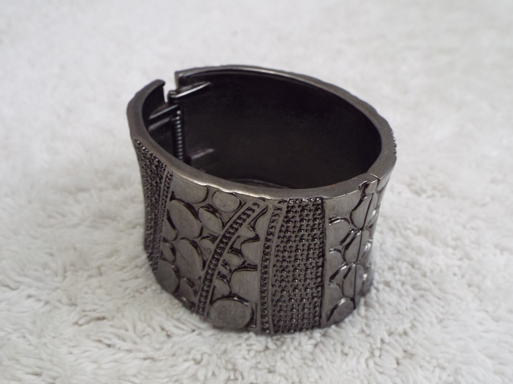 Gunmetal Hinged Bracelet (D78)