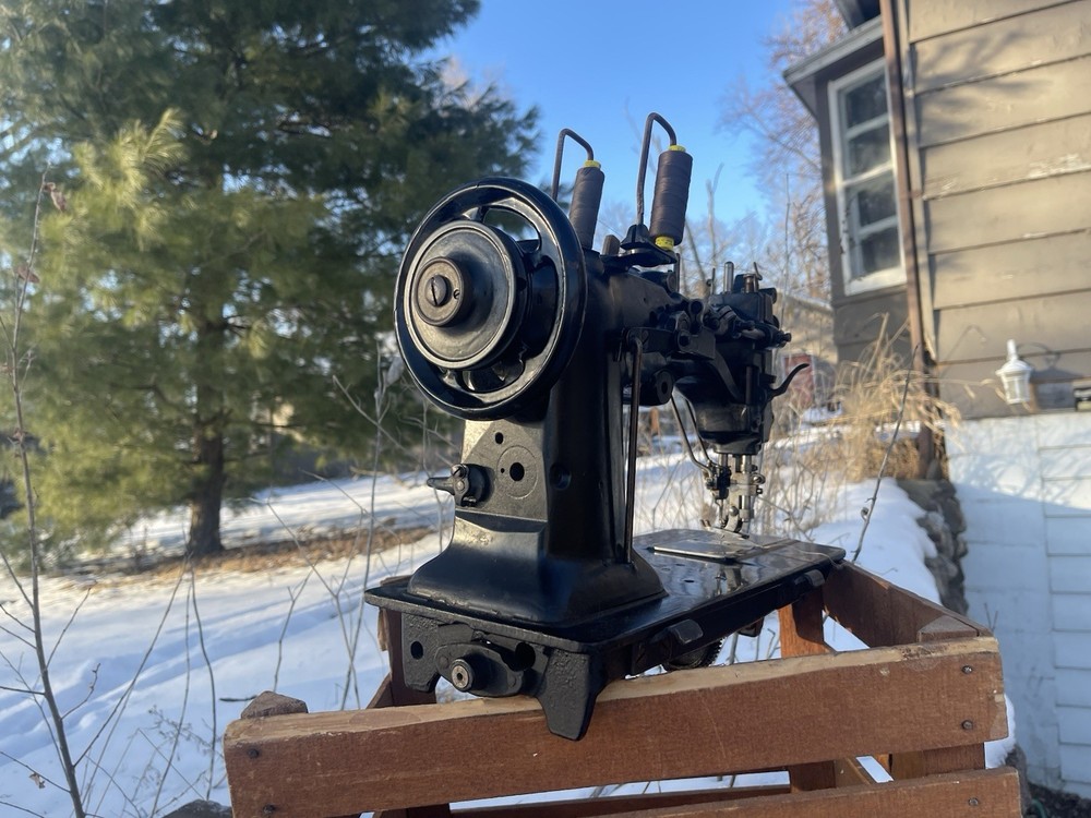 Singer 72w19 Twin Needle Sewing Machine