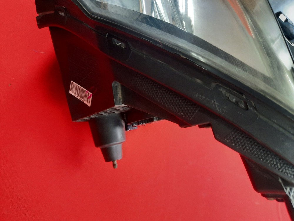 SSANGYONG TURISMO HEADLIGHT PASSENGER SIDE 2015