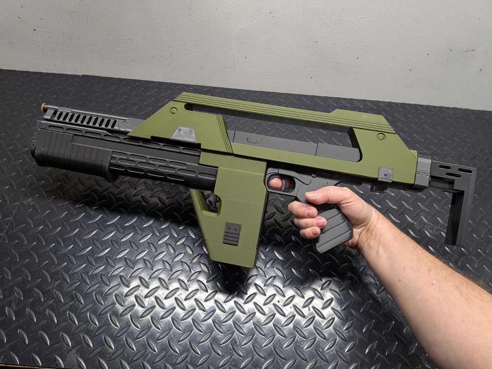 M41A Pulse Rifle V2 – 3D Print Replica – Rack it!! Pump it!! Pull Triggers!!