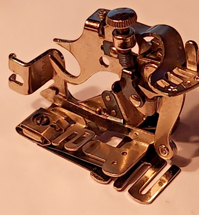 VTG Singer Sewing Machine Foot 20598