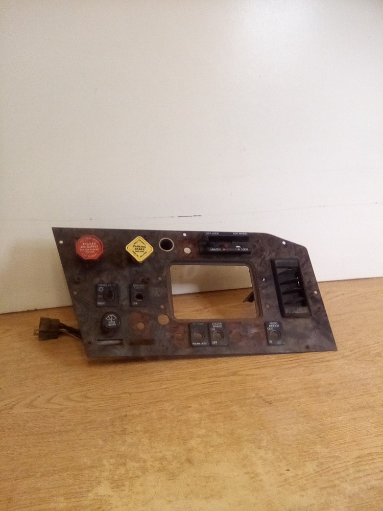 Volvo VNL Dash Switch Panel