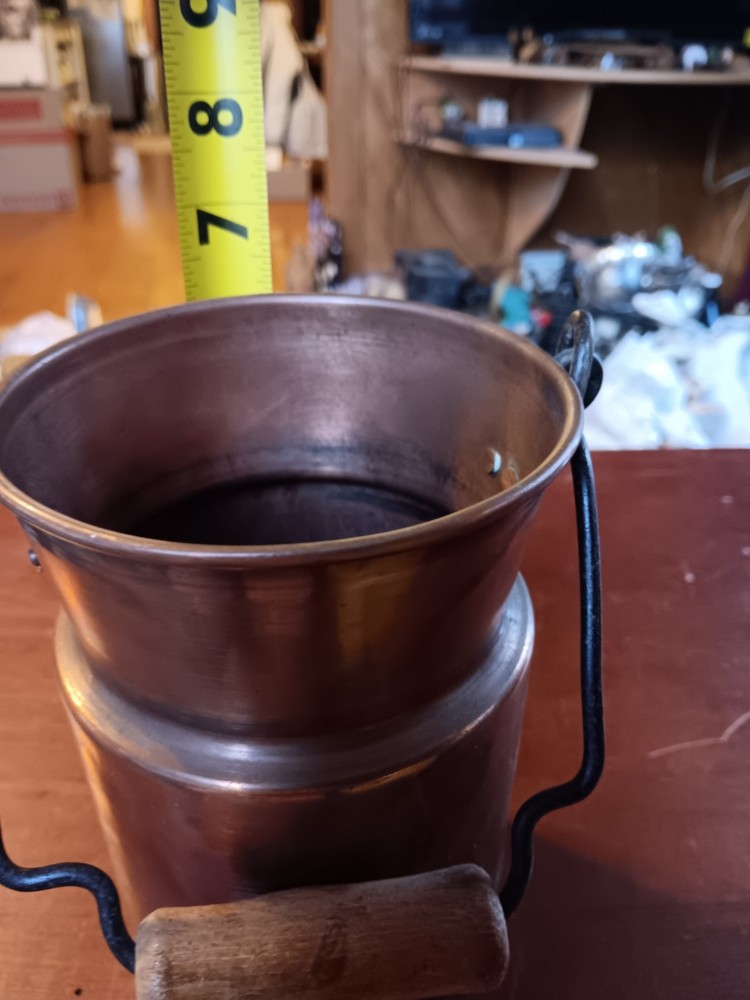 DECORATIVE COPPER POT W/ HANDLE. 1338