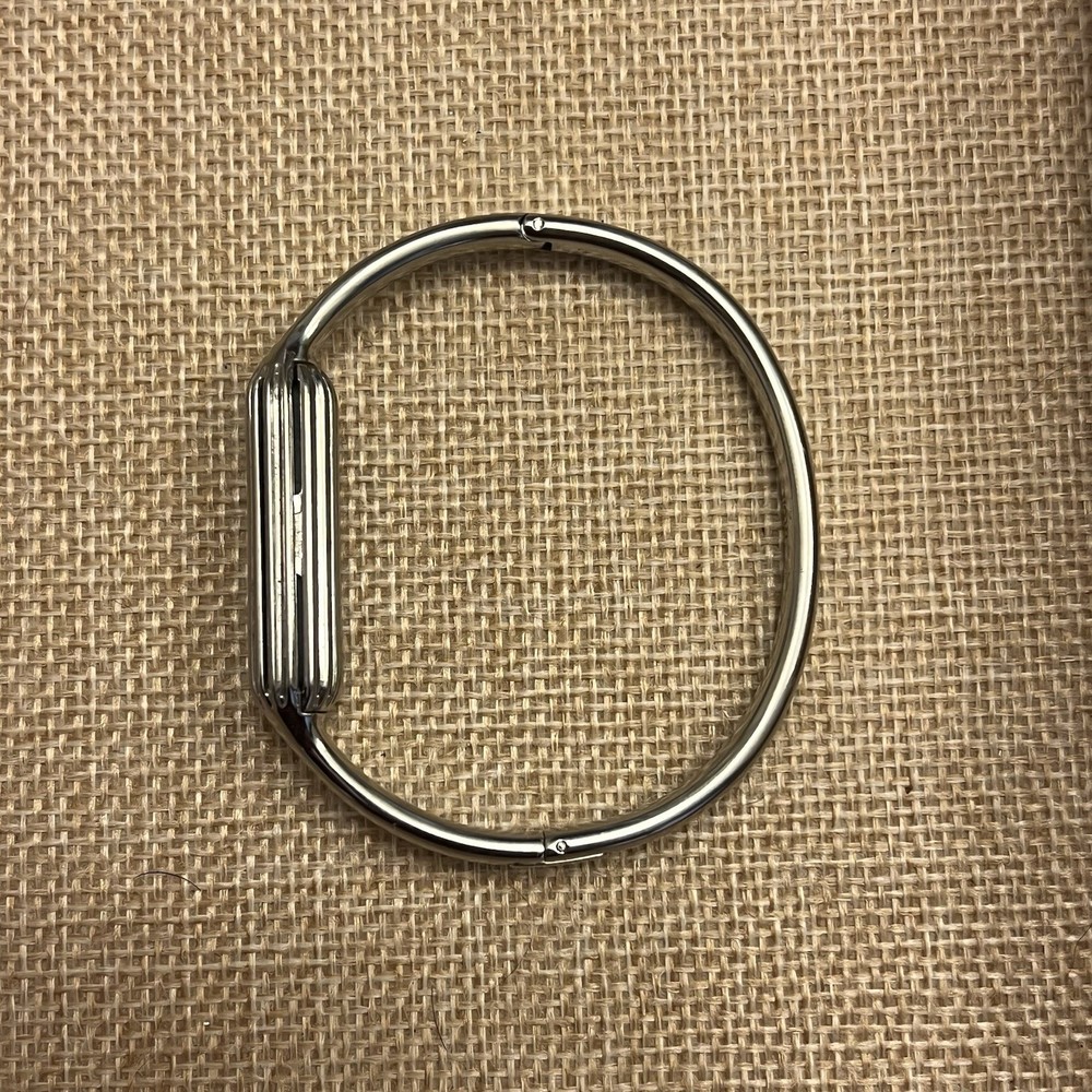 Fitbit Bangle (Rare color, MSRP of 60$, for Fitbit flex 2)