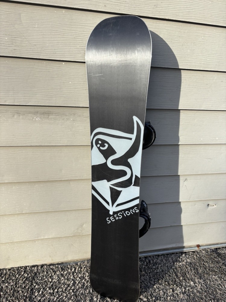 Sessions Gonzales 148cm or 151cm Snowboard w/5th Element Medium Bindings