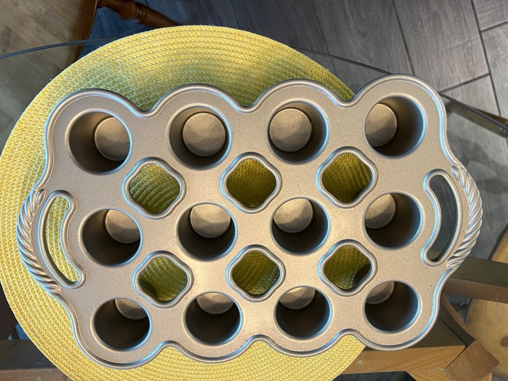 Nordic Ware Petite Popover Pan EUC