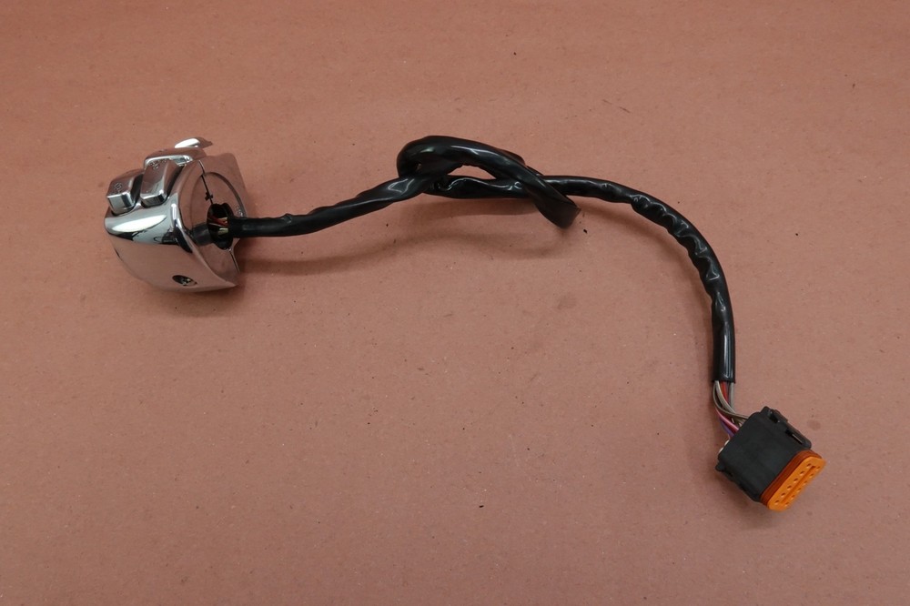 2000-2006 Harley Davidson Electra Glide RIGHT CONTROL SWITCH START STOP
