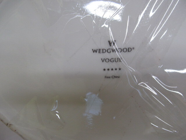 WEDGWOOD china VOGUE pattern TEAPOT with LID