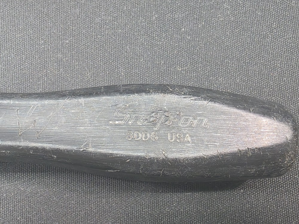 Snap On Black Hard Handle Flat Head Screwdriver SDD6