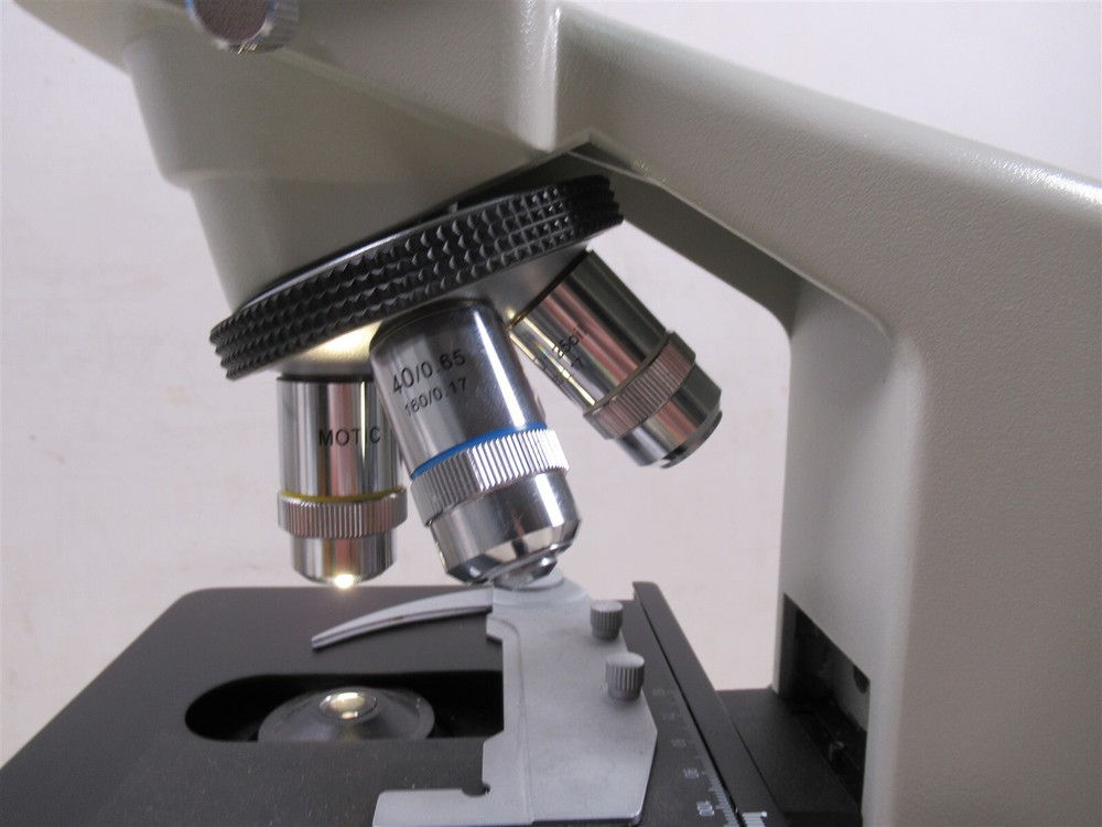 Frey B2-220 Binocular Microscope w/ Motic Objective Lenses & Eyepieces