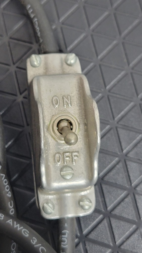 Mole Richardson Type 3101 Molequartz InBetweenie Solarspot Tested