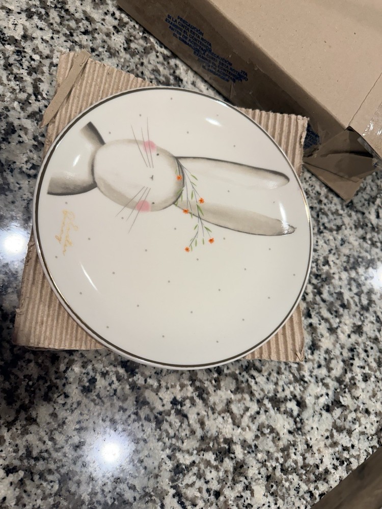Corona Blossom Bunny 12 Pc Dinnerware Set