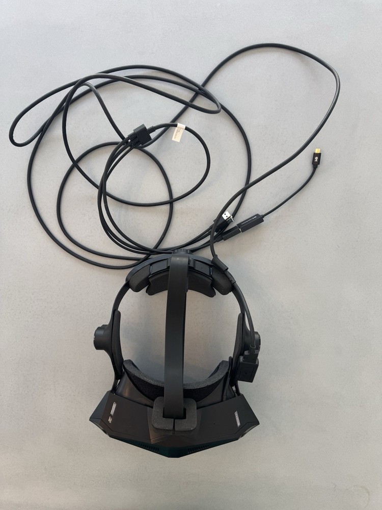 Pimax Crystal OG with Eye Tracking