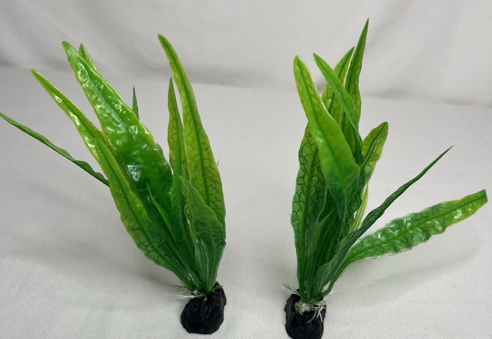 2PC Xunyee Plastic Aquarium Plants