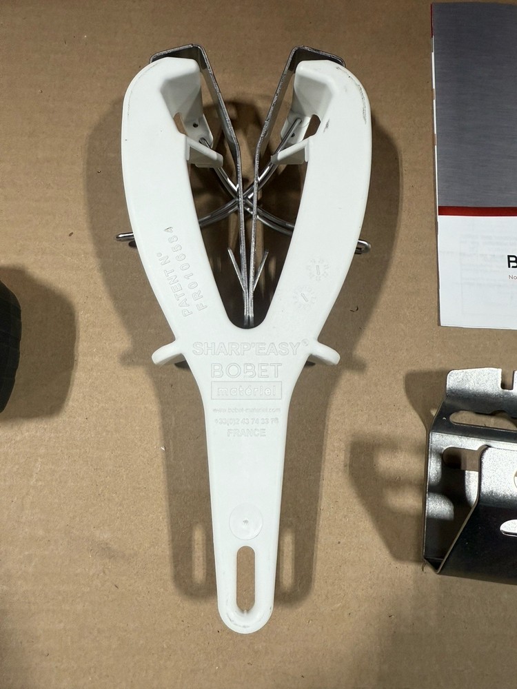 BOBET Sharp Easy Pull Through Knife Sharpener - Made in France - White NEW